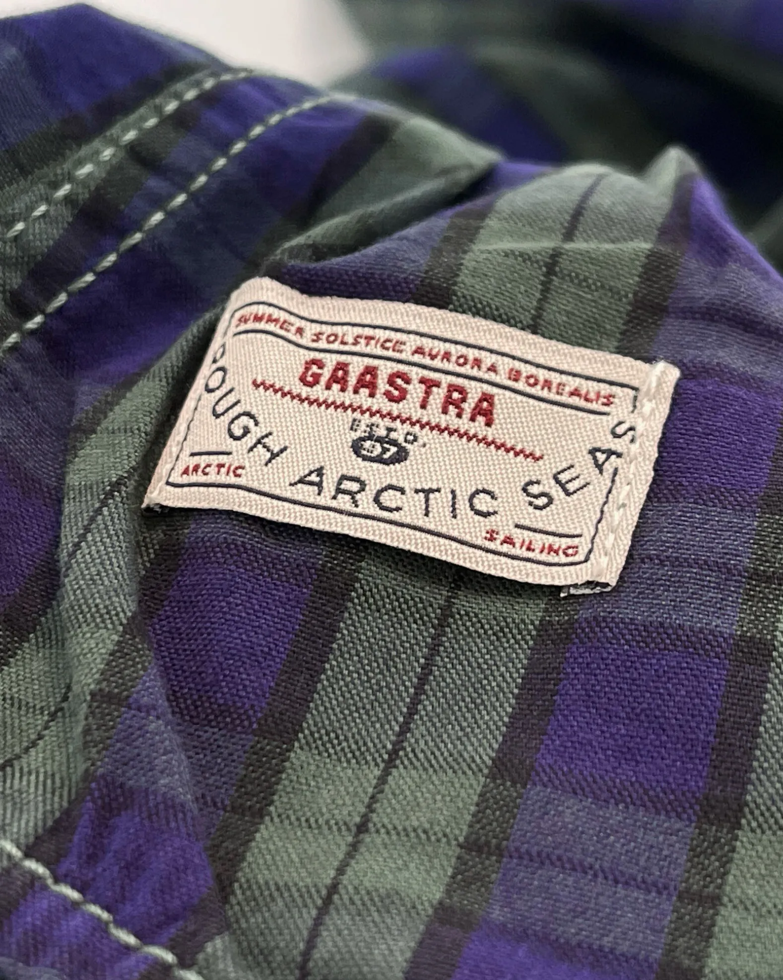 Het Lichtgewicht, Zachte Jett Shirt
